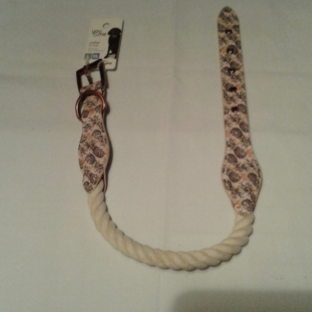 L/ XL  PINEAPPLE PRINT WITH WHITE  ROPE COLLAR (NEW)  BY YOU & ME